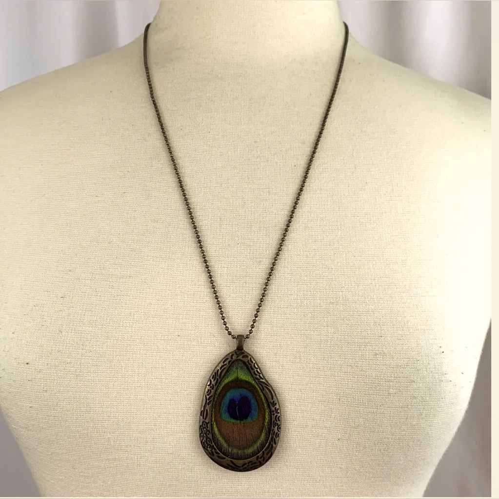 Necklace Pendant Brass Tone Bead Chain 15$